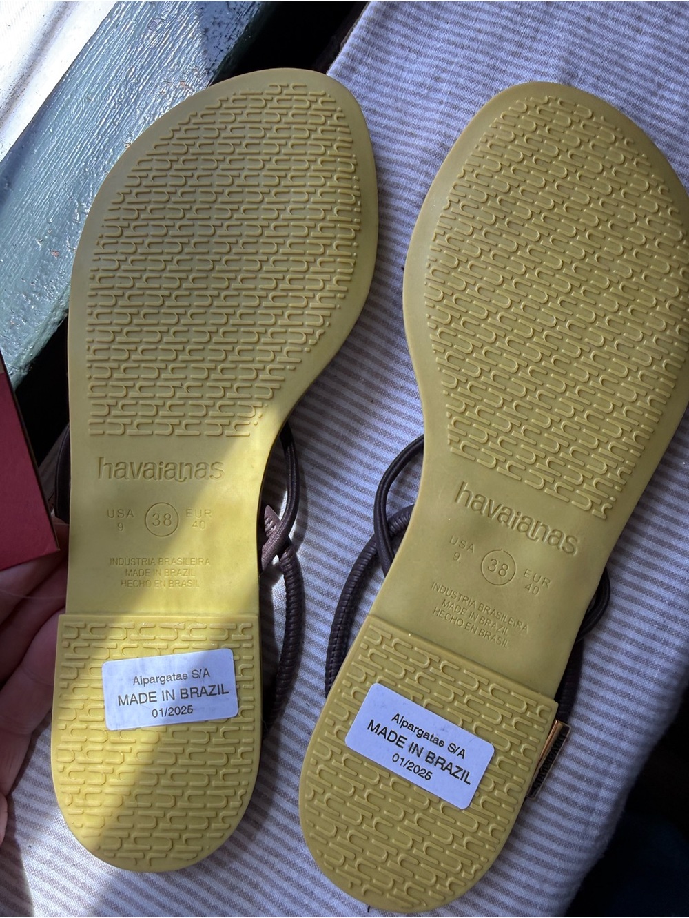 Havaianas Brown Strappy Sandals with Yellow Edge - Picture 10 of 12